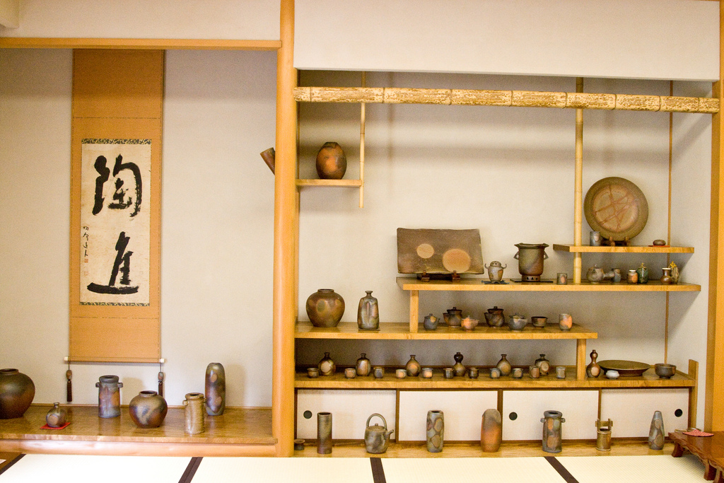 Bizen-yaki shopping (photo: jar/flickr)