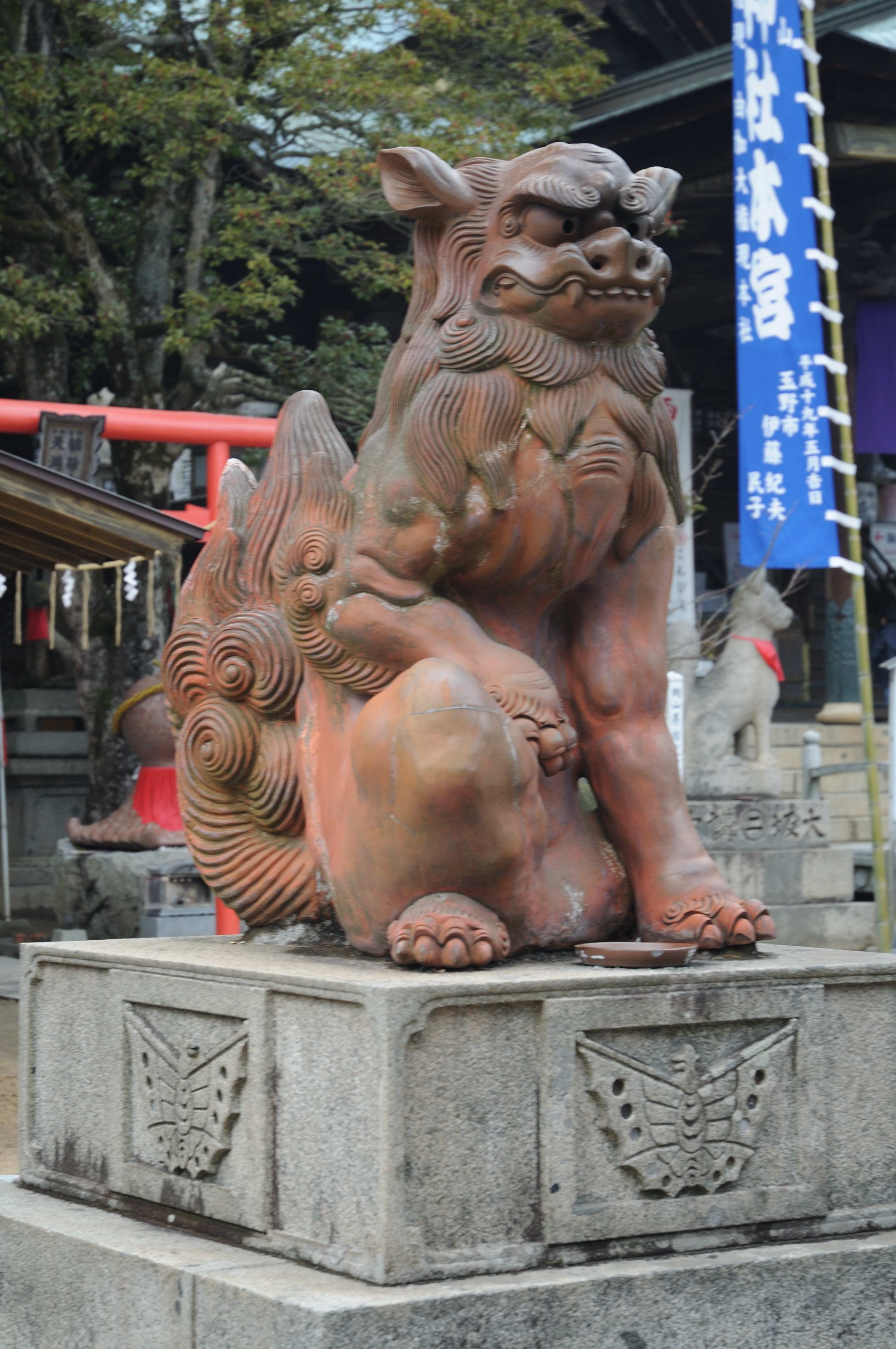 "UN"style Komainu made by Bizen-yaki