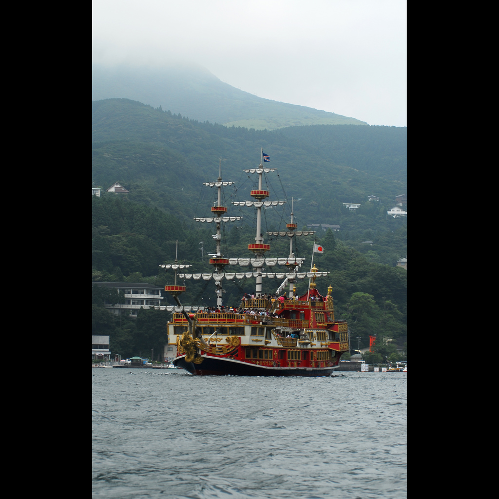 Lake Ashi in Hakone 'Pirate Ship'